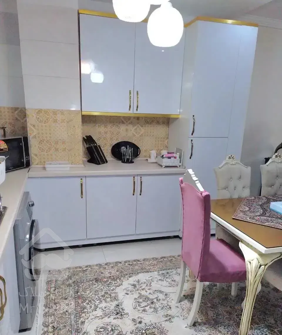 آپارتمان ۸۵ متر/ فول امکانات/ خوش نقشه/  دوخوابه