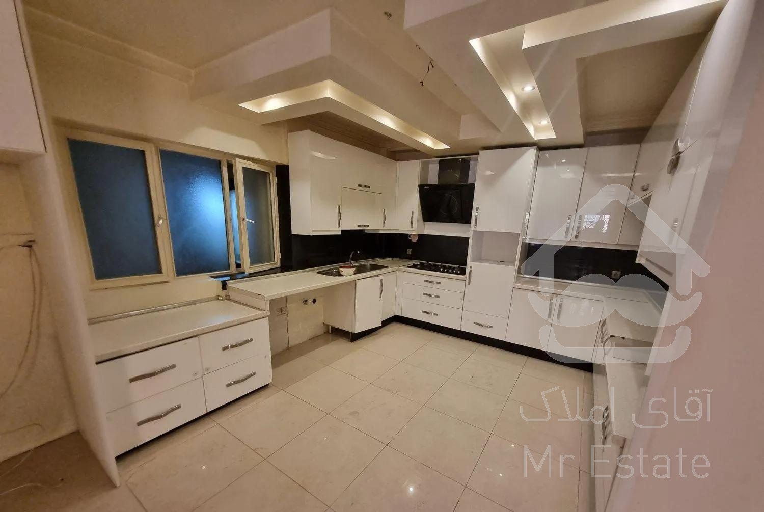 ۱۳۰متر فول امکانات امیرآباد/ آزادگان