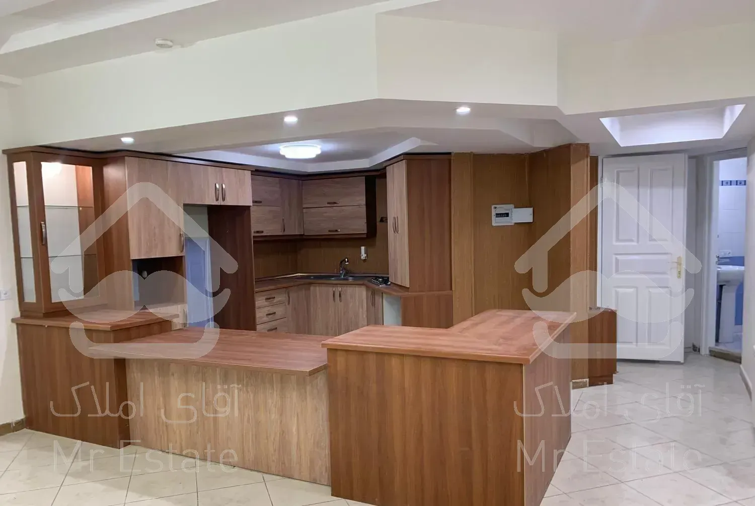 آپارتمان ١١٠ متر شیک یاس ١٢ جانباز