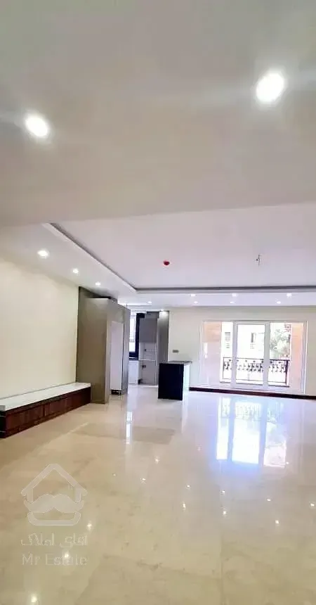 ۱۸۸ متر/۲ پارکینگ/کلید نخورده/ظـفـر