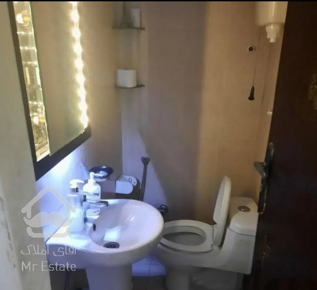 ۹۰ متری زیرهمکف بازسازی شده حیاط دار