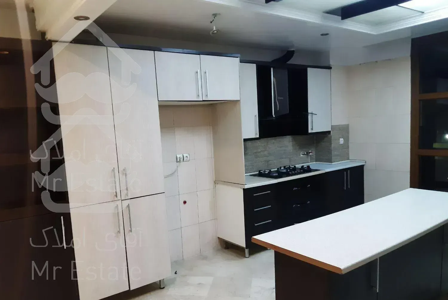 103متر،مشاعات فول سنگ،پلان بدون پرت دارای پاسیو