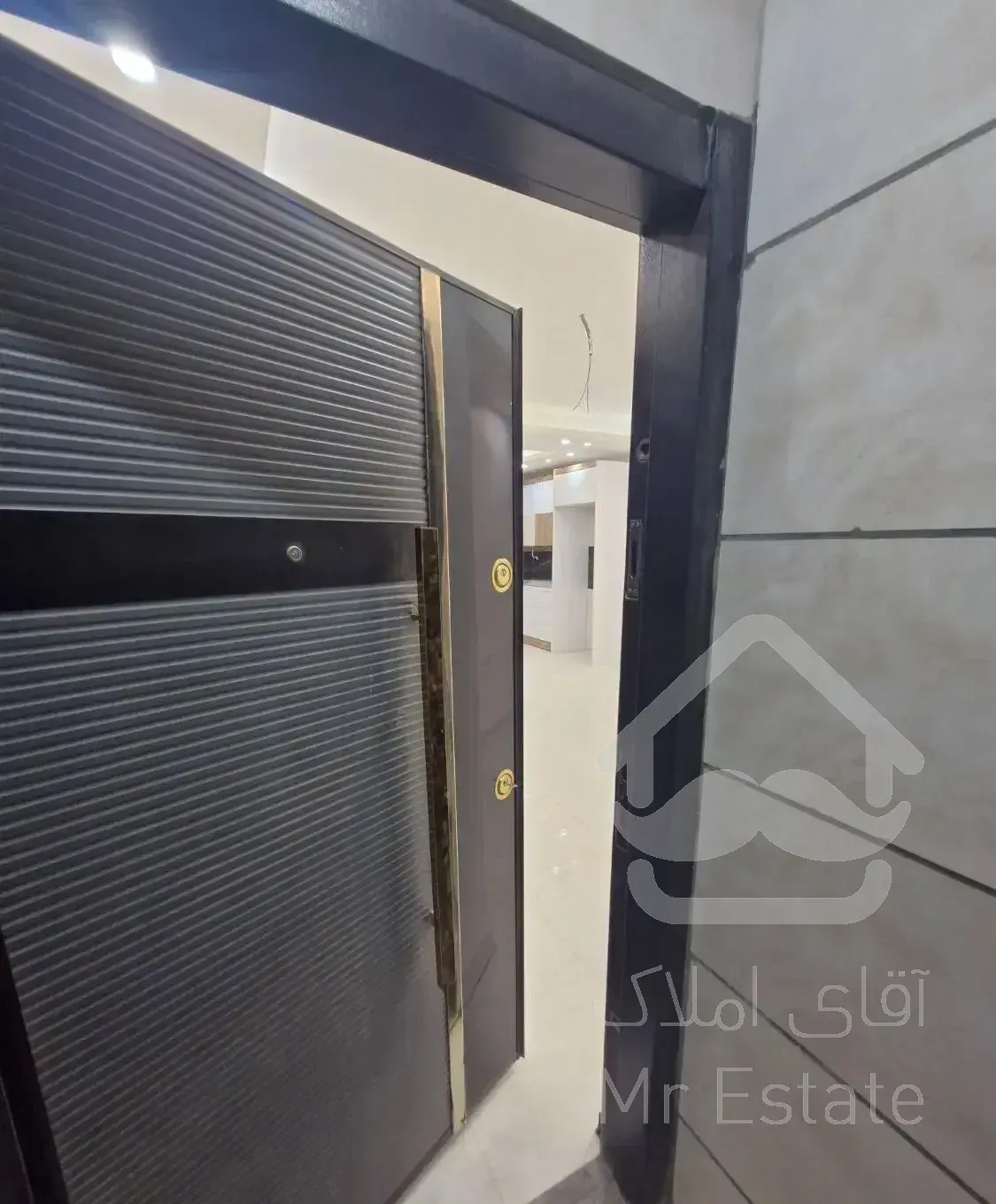 فروش واحدچهارواحده ۷۷متری جنب اصلی