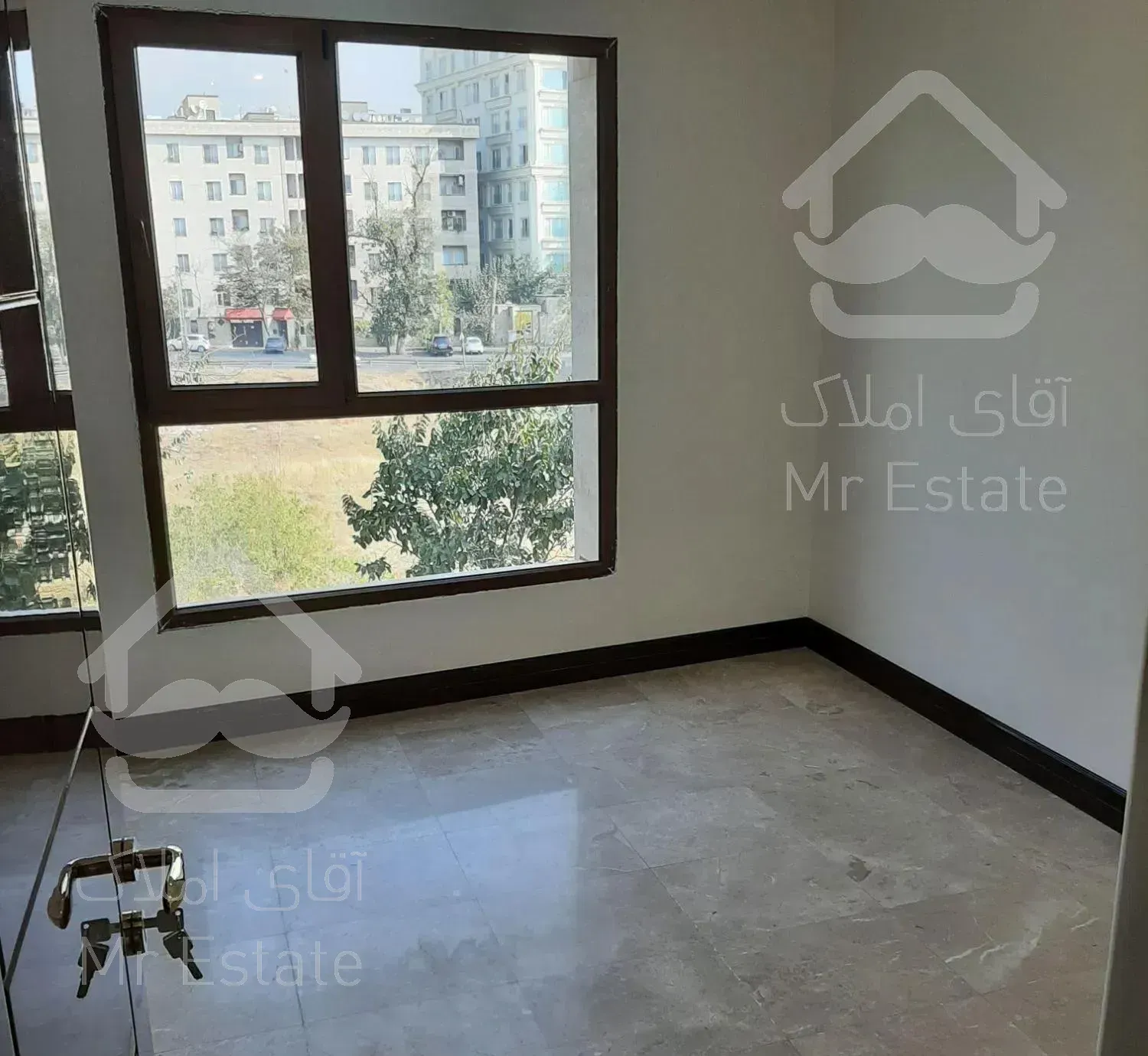 ۱۳۰ متر ویو و نور