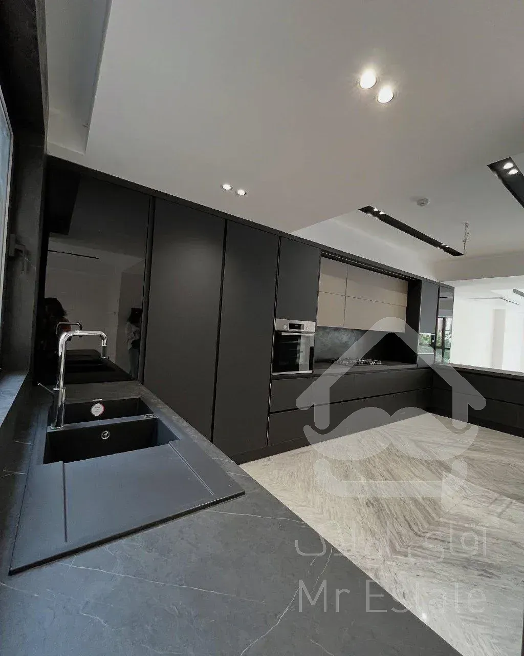 ۳۰۰ متر مدرن فرمانیه جهت رهن کامل