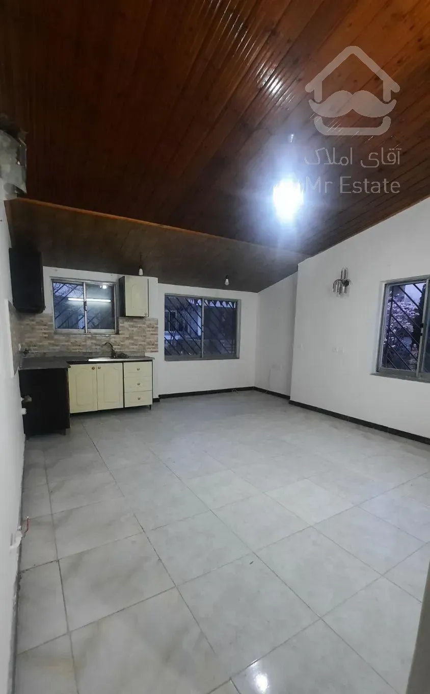 سوئیت نقلی و دنج نزدیک بازار با بالکن