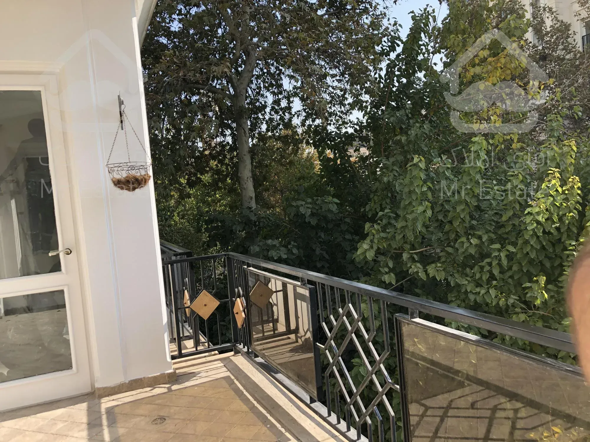 رهن و اجاره آپارتمان ۳۸۵ متری ۵ خوابه فرمانیه