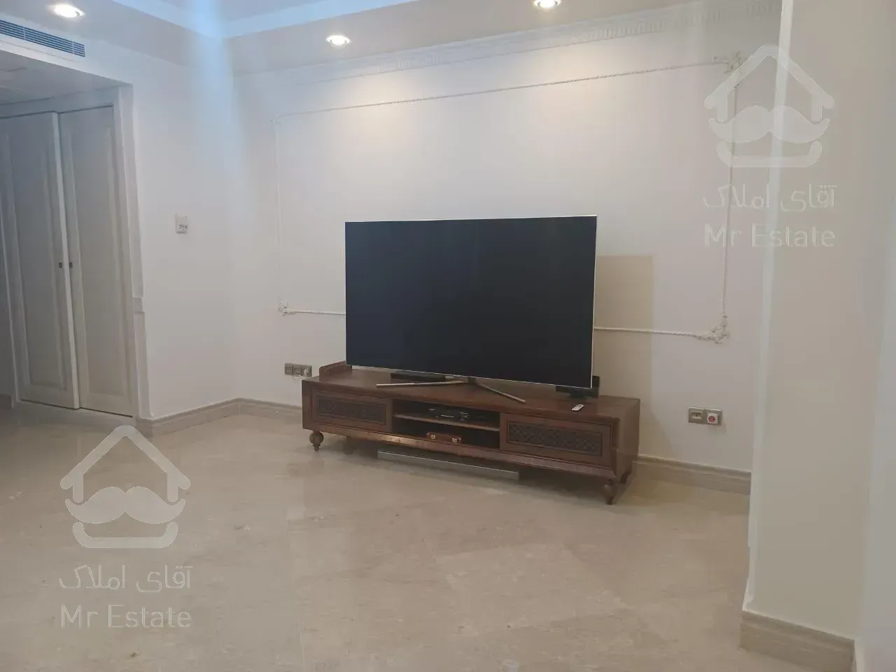 اجاره و رهن آپارتمان زعفرانیه 240  متر لوکس