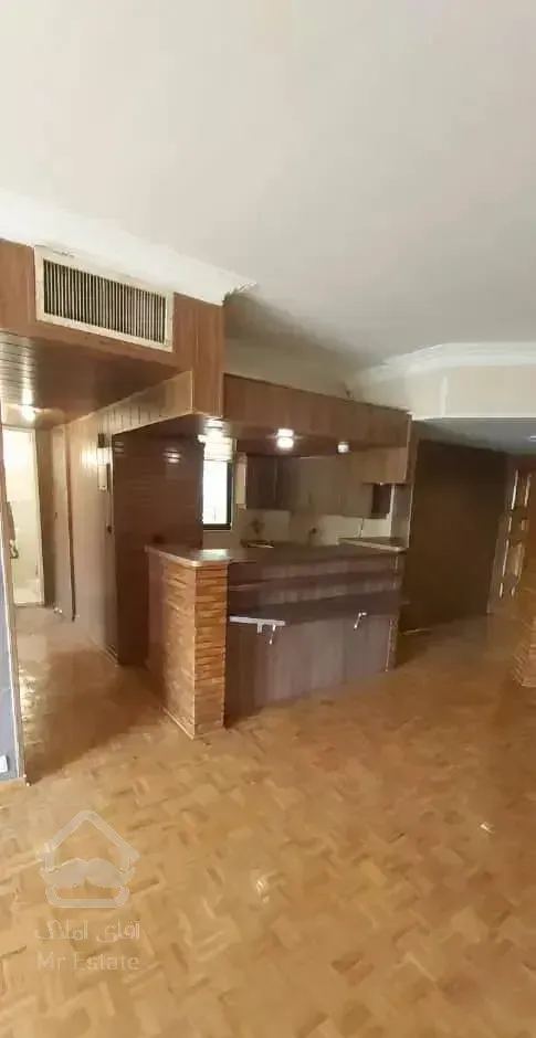 ۹۵ متر،با پارکینگ، پایین میدان سلماس