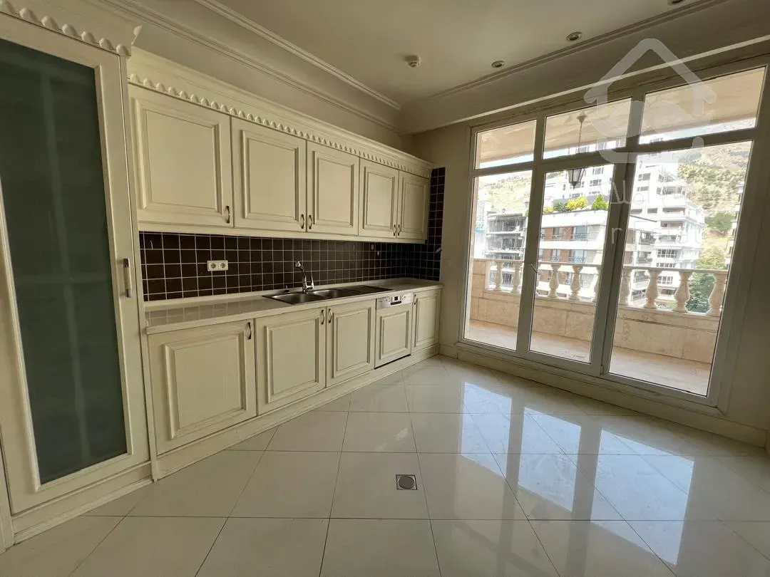 فروش اپارتمان 180 متری زعفرانیه