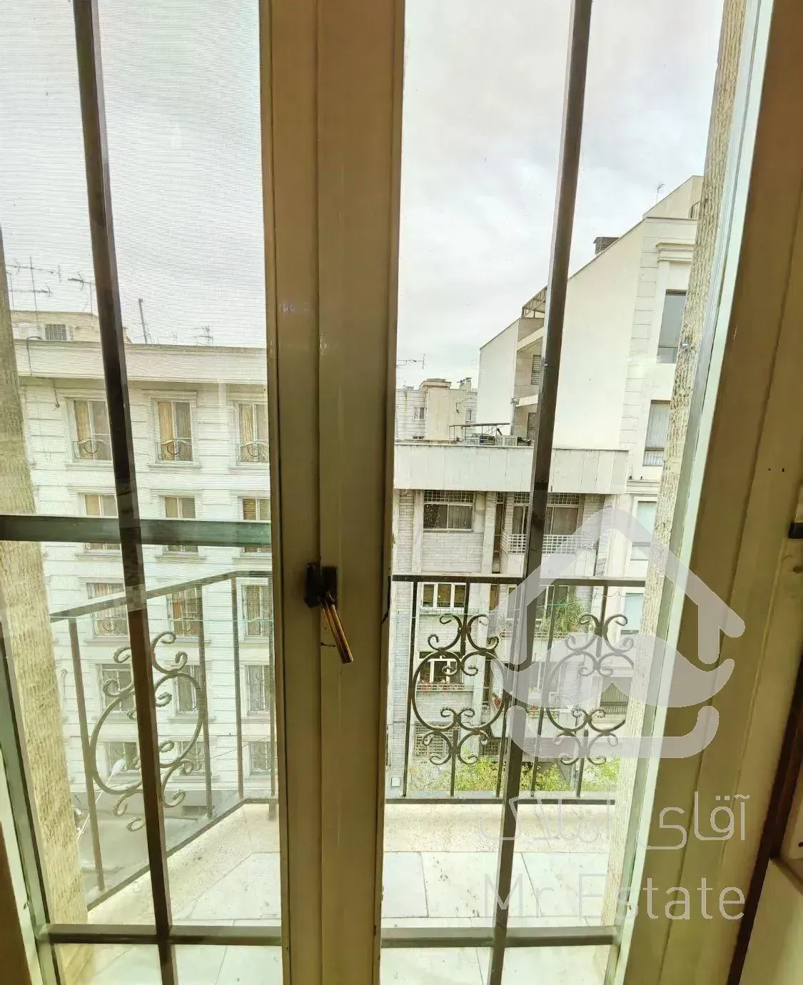 ۱۳۰ متر ۳ خواب تکواحدی در میرداماد اطلسی