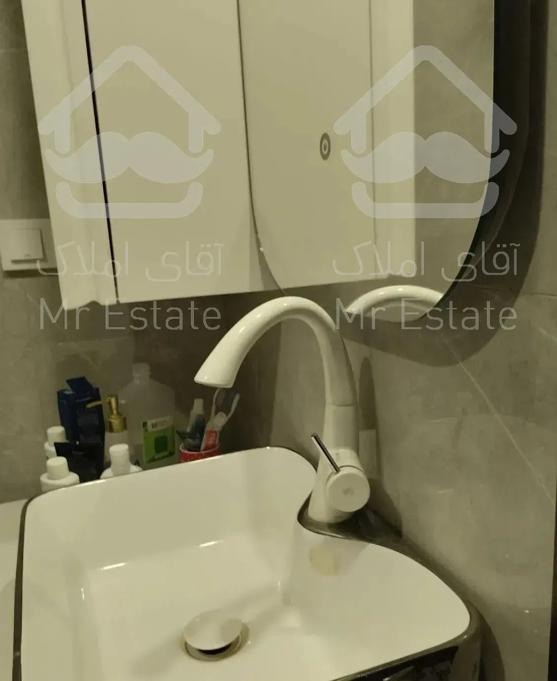 یک طلای 24 عیار سعادت آباد ( 123 متری ) فول نوسازی