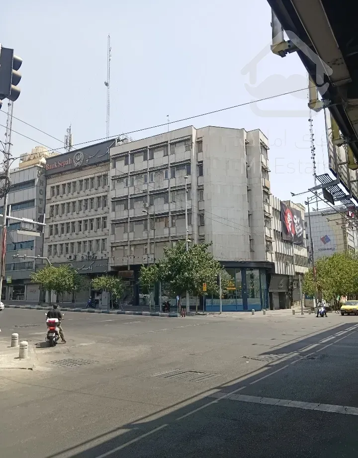 فروش ساختمان ۲۵۰ متر زمین با ۸۰۰ متر بنا موقیعت اداری یکجا بر اصلی ۲ نبش چهارراه کالج حافظ