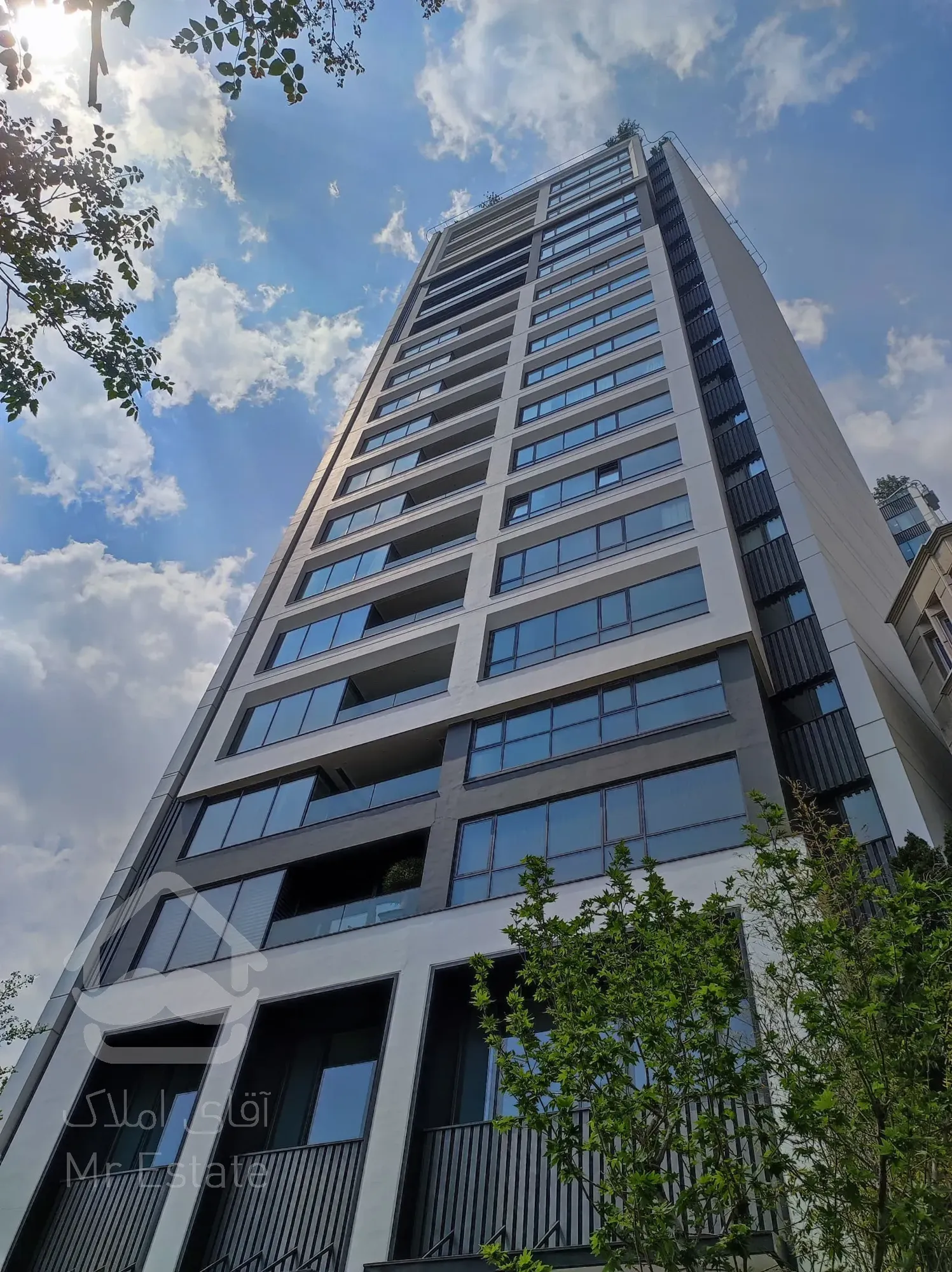 فروش اپارتمان 300متری زعفرانیه