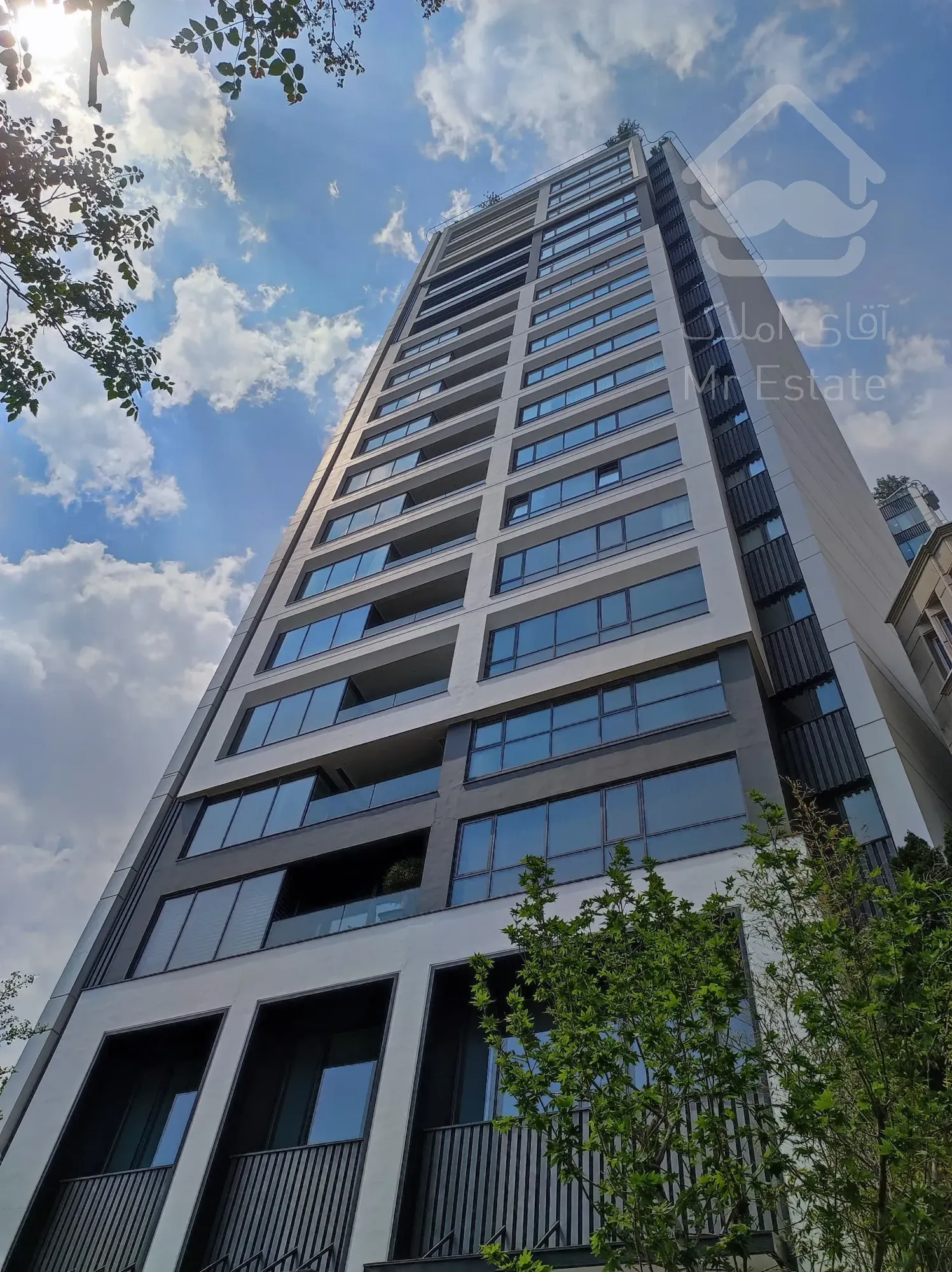 فروش اپارتمان 300متری زعفرانیه