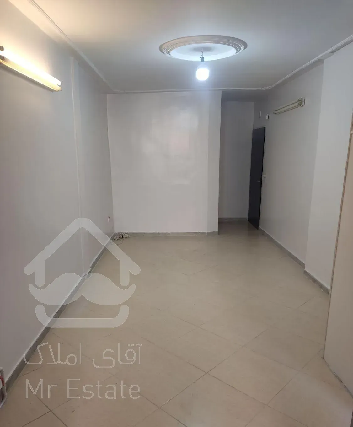 واحد ۴۳ متری زینتی افخم