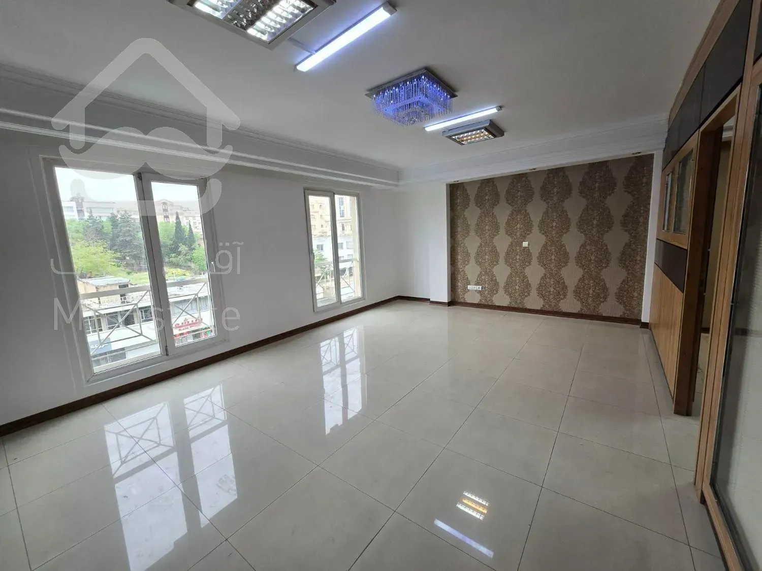 120متر شهرک غرب*خیابان ایران زمین *موقعیت اداری