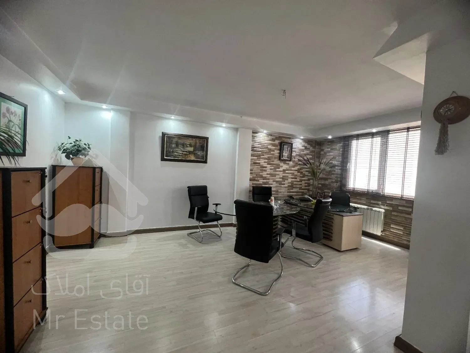 80مترشهرک غرب*موقعیت اداری*فول امکانات*خوش نقشه