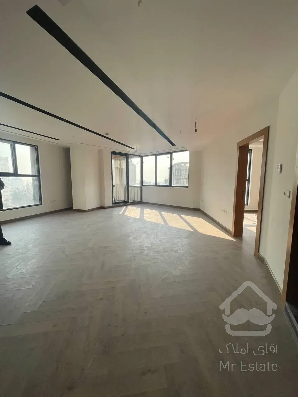 ۱۹۰ متر/فرمانیه/فول مشاعات/غرق نور