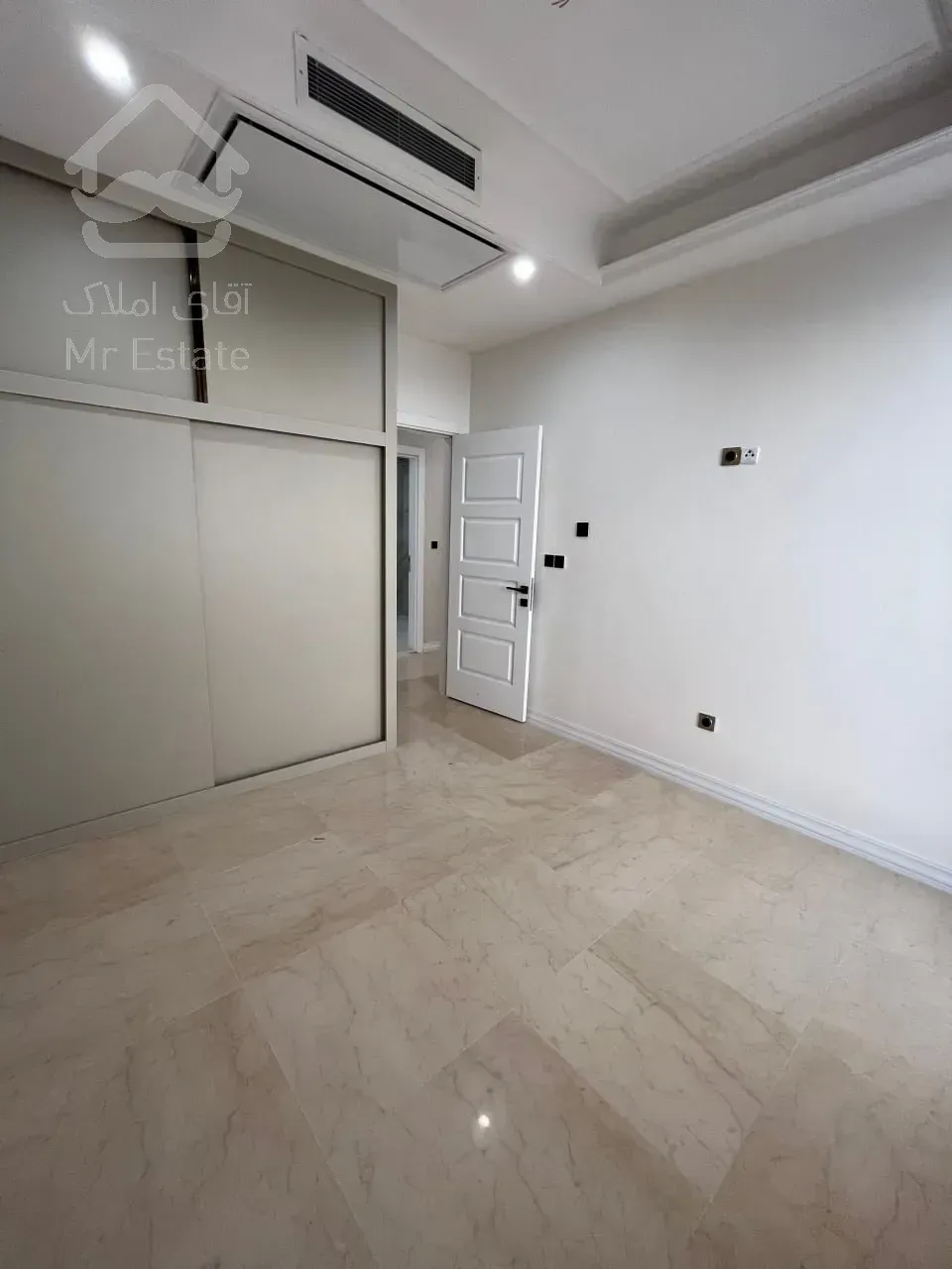 فروش واحد 200متری 3 خواب قیطریه غرق در نور