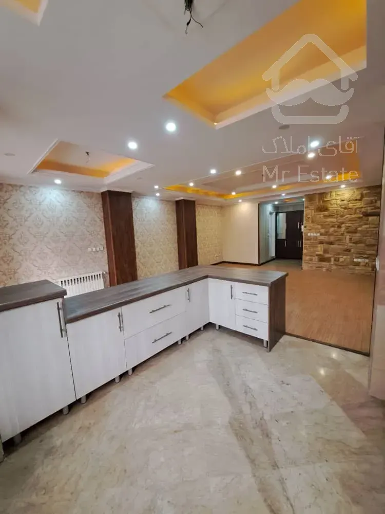 فروش واحد نور مستقیم رو به افتاب سالن  پرده خور