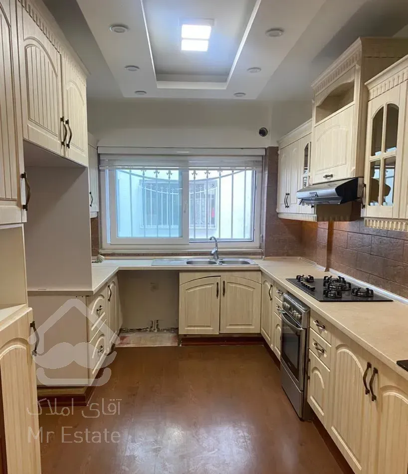 آپارتمان ۱۳۰ متر۲ خواب ظفر/بازسازی شده