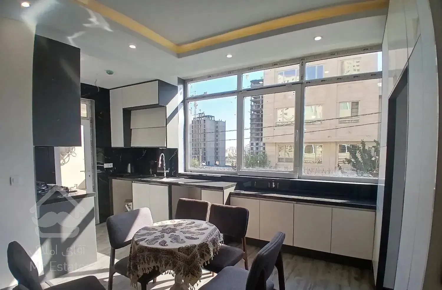 ۹۸متر دوخوابه نوساز  شیک