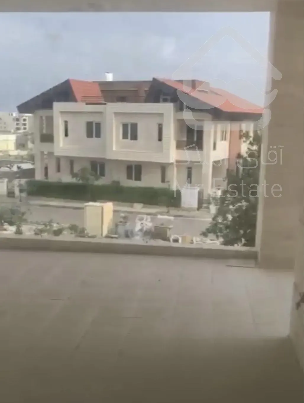 فروش خانه ویلایی ۵۵۰ متری استخردار شهرک آفتاب ۲