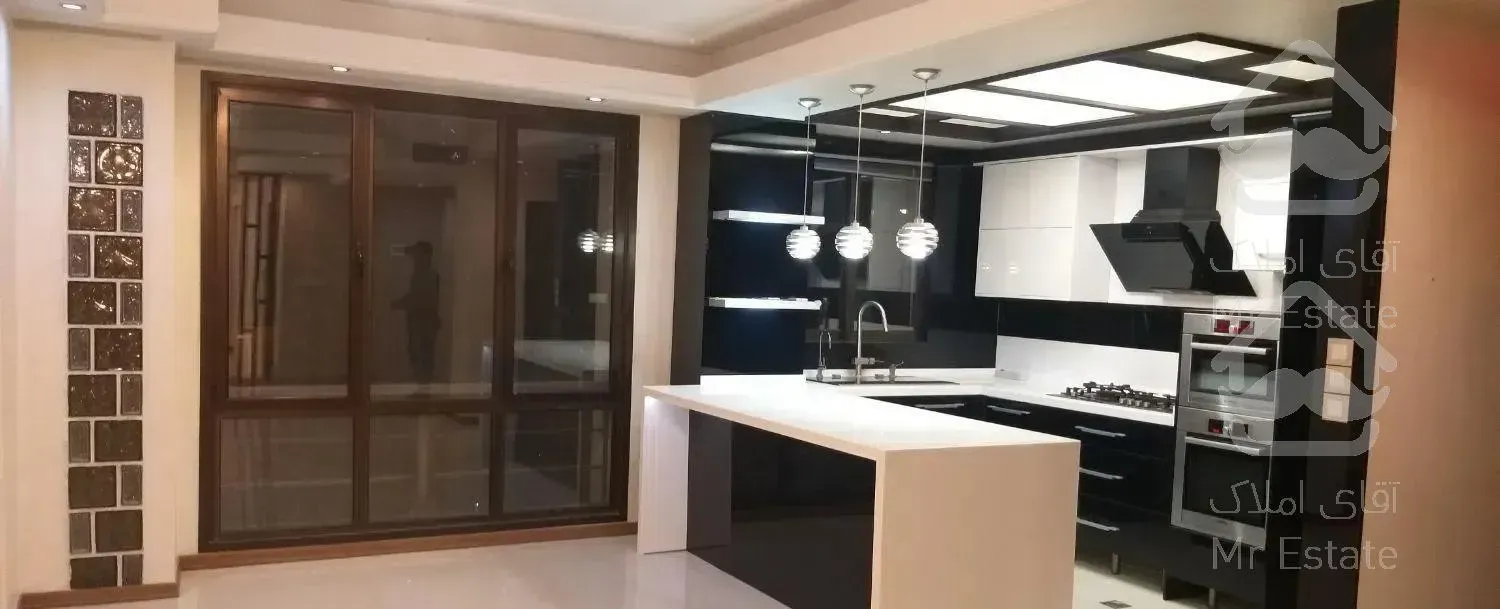 ۱۴۰ متر/۳خواب/فول بازسازی/غرق نور/کوی فراز