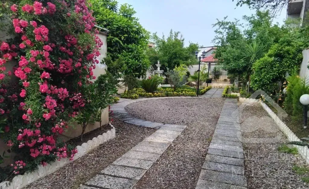 بهشت آوردم برات باغ مرکبات ۶۰۰مترسند/بافت/پروانه