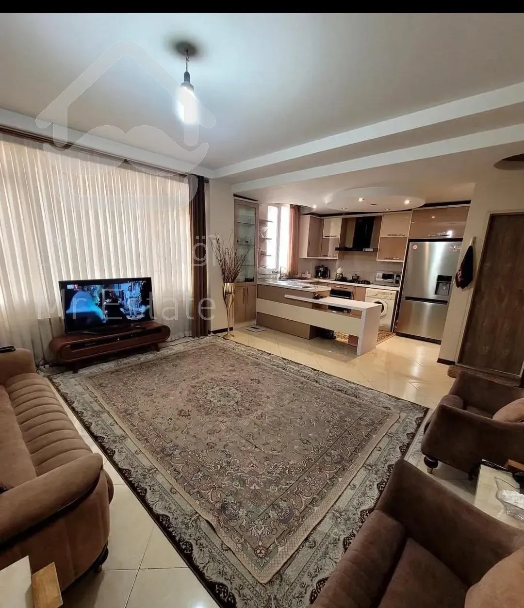 ۸۰متر ۲خواب ** فول امکانات ** سالن پرده خور