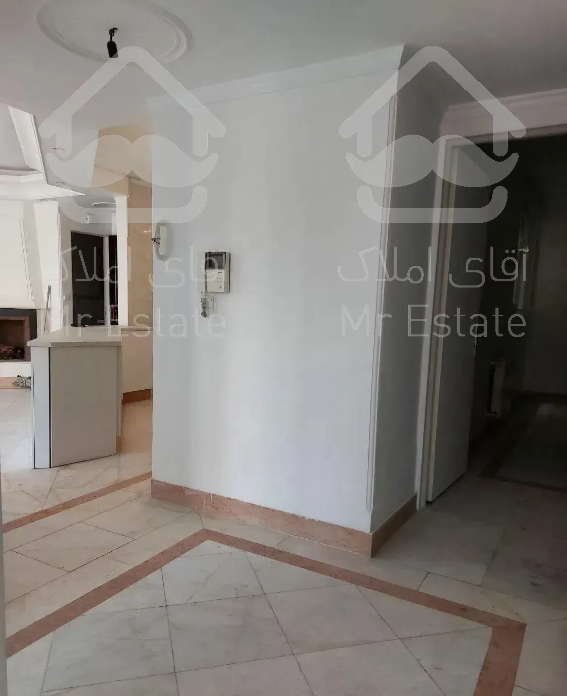 آپارتمان ۱۳۰ متر سه خواب تک واحدی