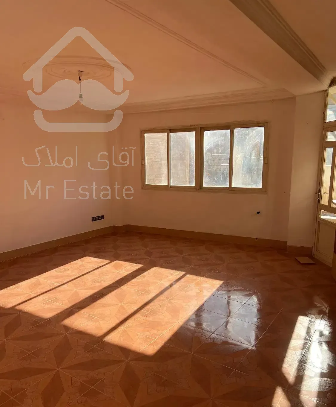 آپارتمان ۱۰۰متری تک واحدی خیابان سیدی نواب صفوی