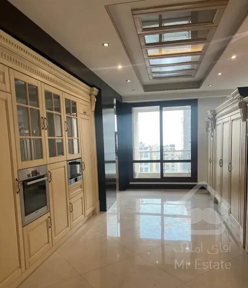 ۲۸۰ متر محمودیه چهار خواب (سه پارکینگ)