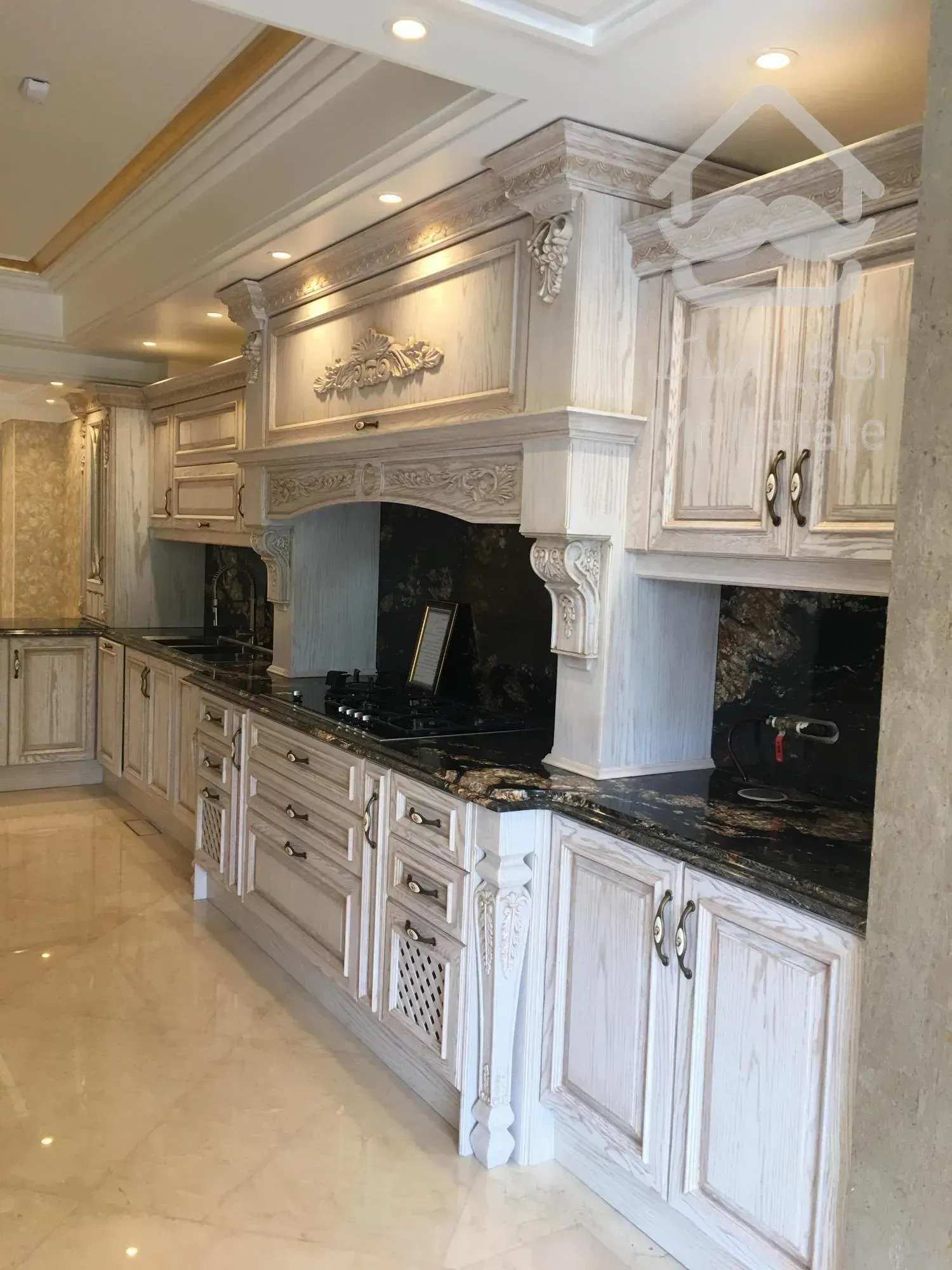 خرید آپارتمان ۲۰۰ متری نیاوران گلسنگ