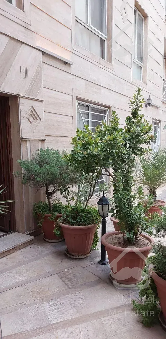 اپارتمان با استخر بالاتر از میدان پاستور ۲ خواب