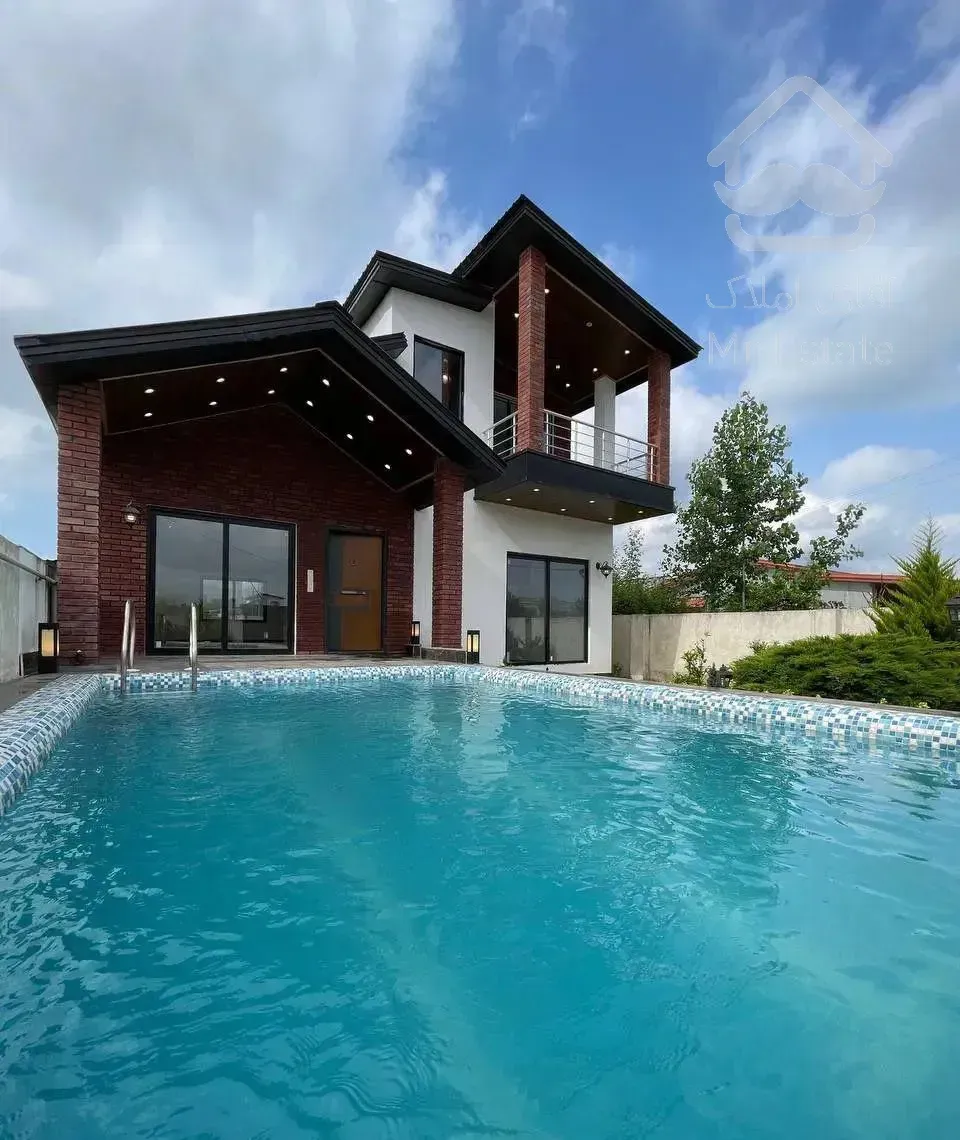 ویلانیم پیلوت خوشگل با استخر بزرگ وزیبا