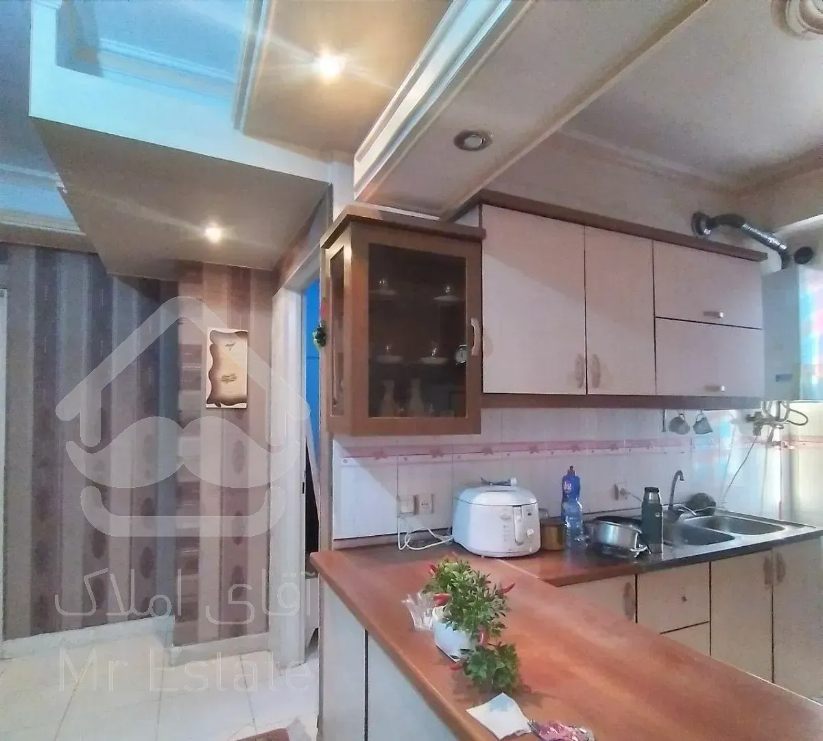 ۵۲ متر /پارکینگ دار/بلوار بریانک