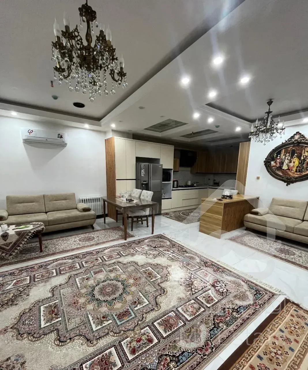 آپارتمان ۲۴۰متر/ محدوده حامدی/فول/ فوق العاد شیک