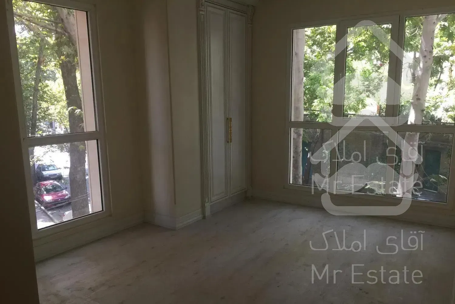 آپارتمان ۲۱۰مترباغ فردوس دید