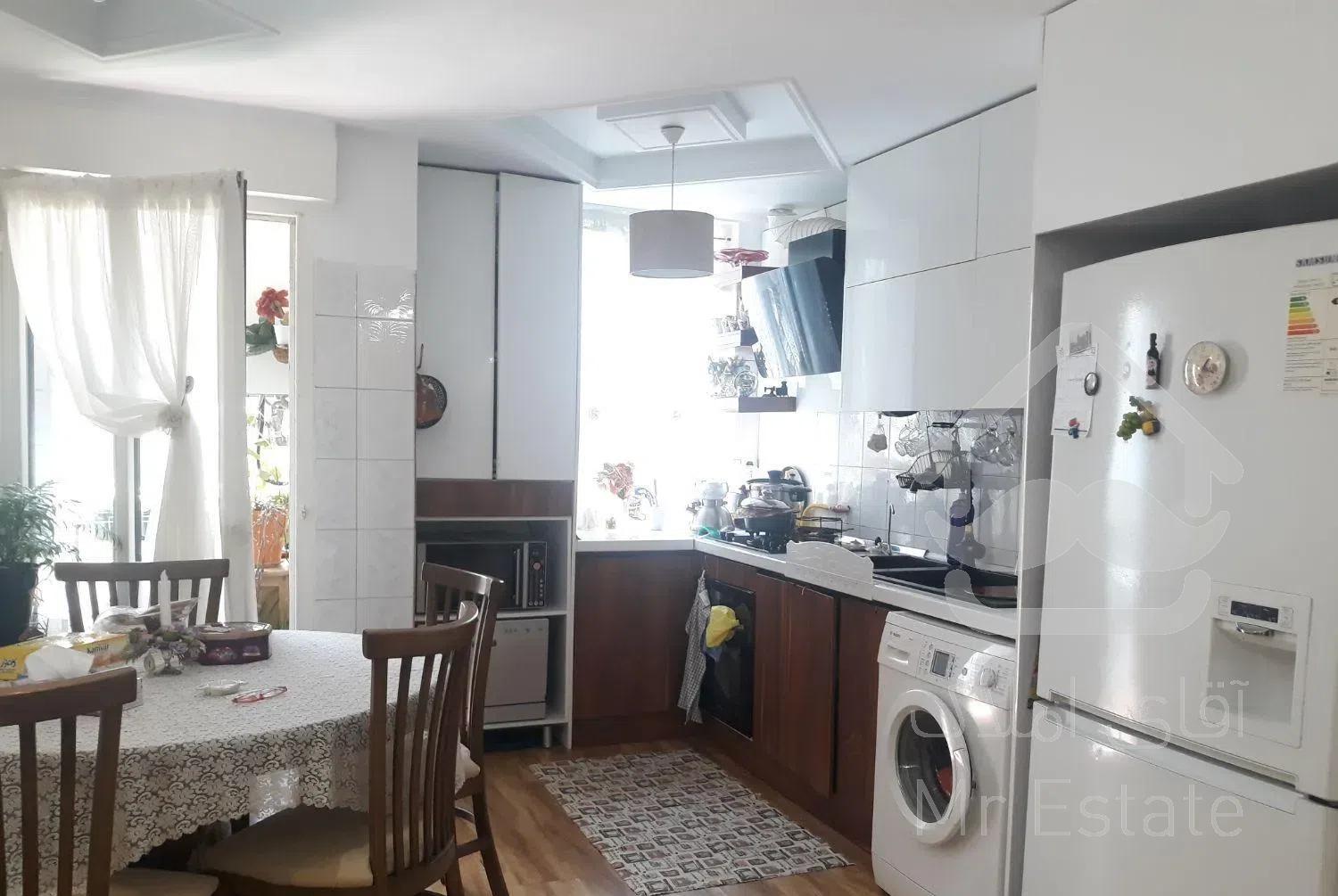 ۶۲ متر ۱ خوابه فول امکانات در بیمه اکباتان