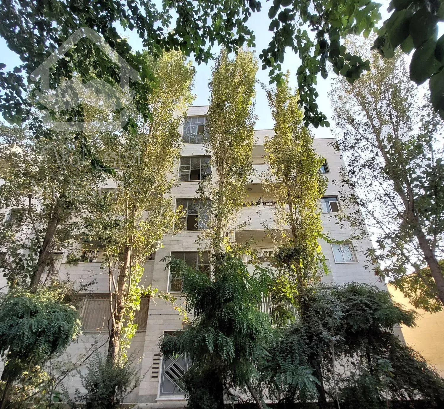 ۸۲ متر دو خواب سند تک برگ