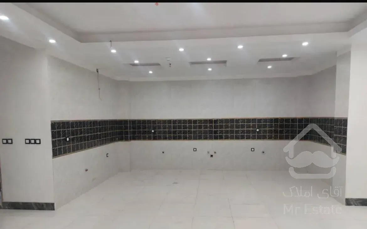 شهرک دادگستری ۱۴۰متر تکواحدی ۲۰متر حیاط مستقل