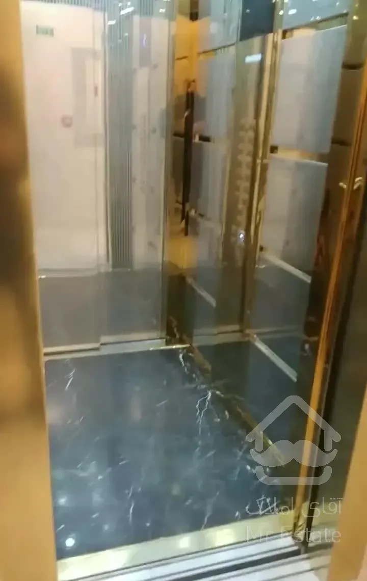 ۱۱۵ مترسهروردی شمالی تاپ ویوابدی آکواریوم لابی روف