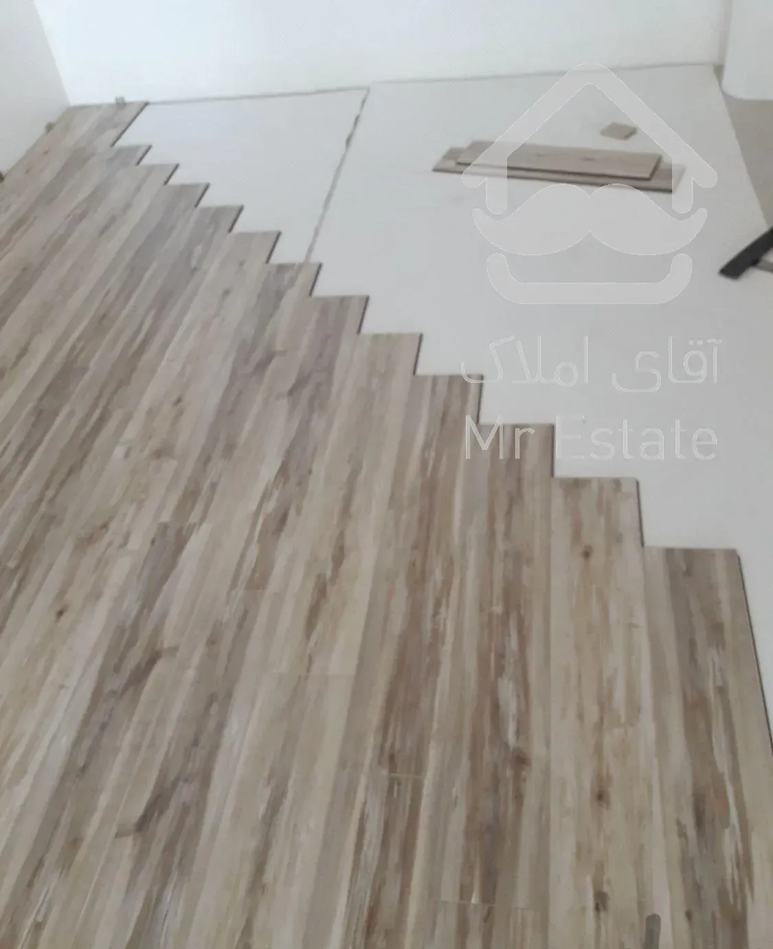 نصب تخصصی پارکت (لمینت )