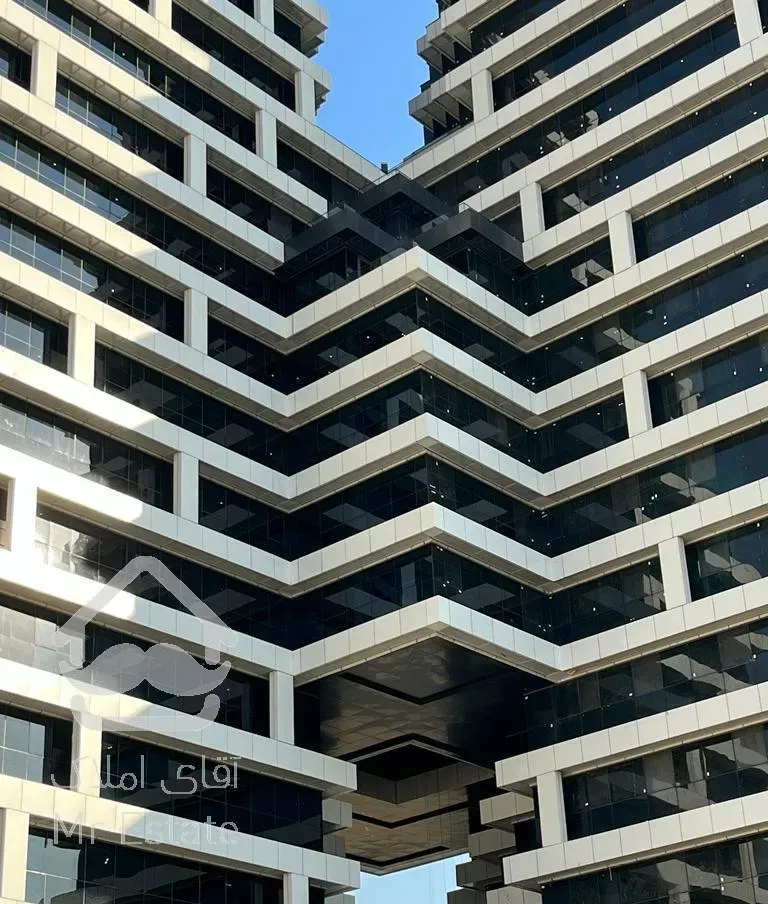 175 متر سه خوابه نوساز در برج های دو قلو میکا