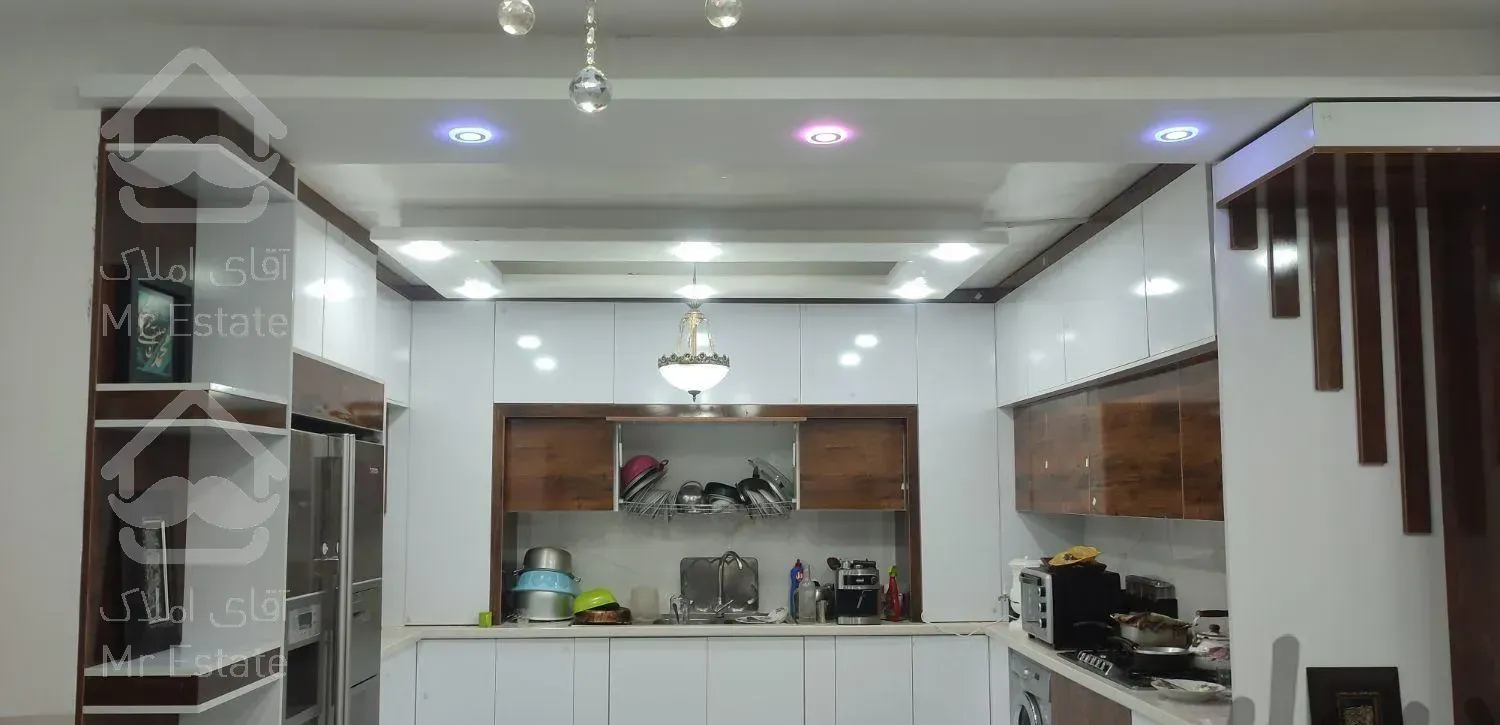 برقکار ماهر با ده سال سابقه کار