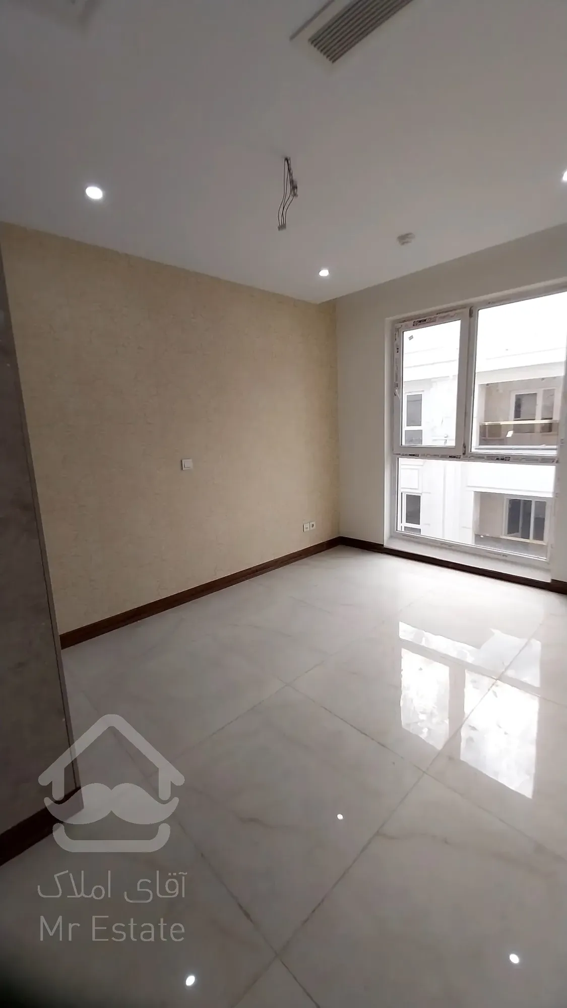 فروش واحد 182 متری سه خواب هروی