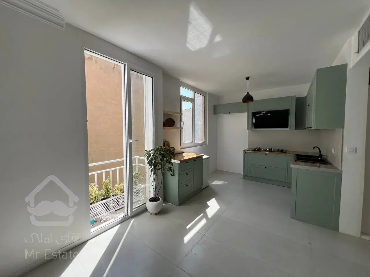 فروش آپارتمان ۵۵ ماری یک خوابه نما تراورتن سالن پرده خور در سازمان برنامه