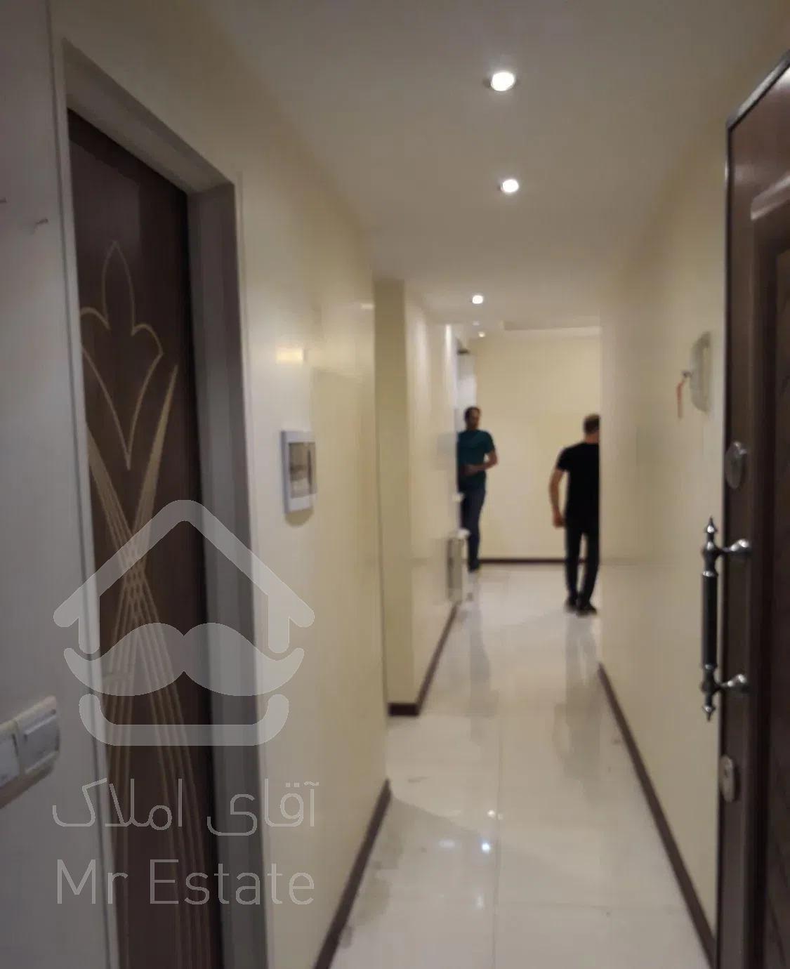 آپارتمان ۸۴ متری دو خواب با حیاط خلوت و بالکن